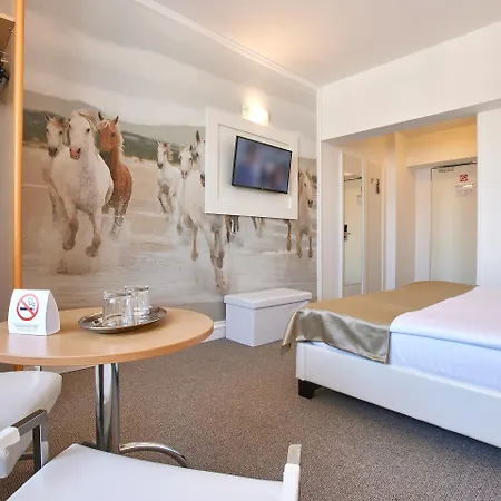 Mycontinental Gara De Nord 3* Бухарест